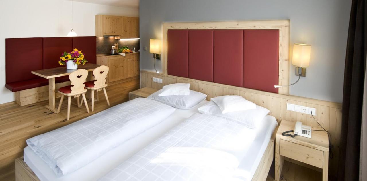Martina Breakfast Lodge กัสเตลรอตโต ภายนอก รูปภาพ
